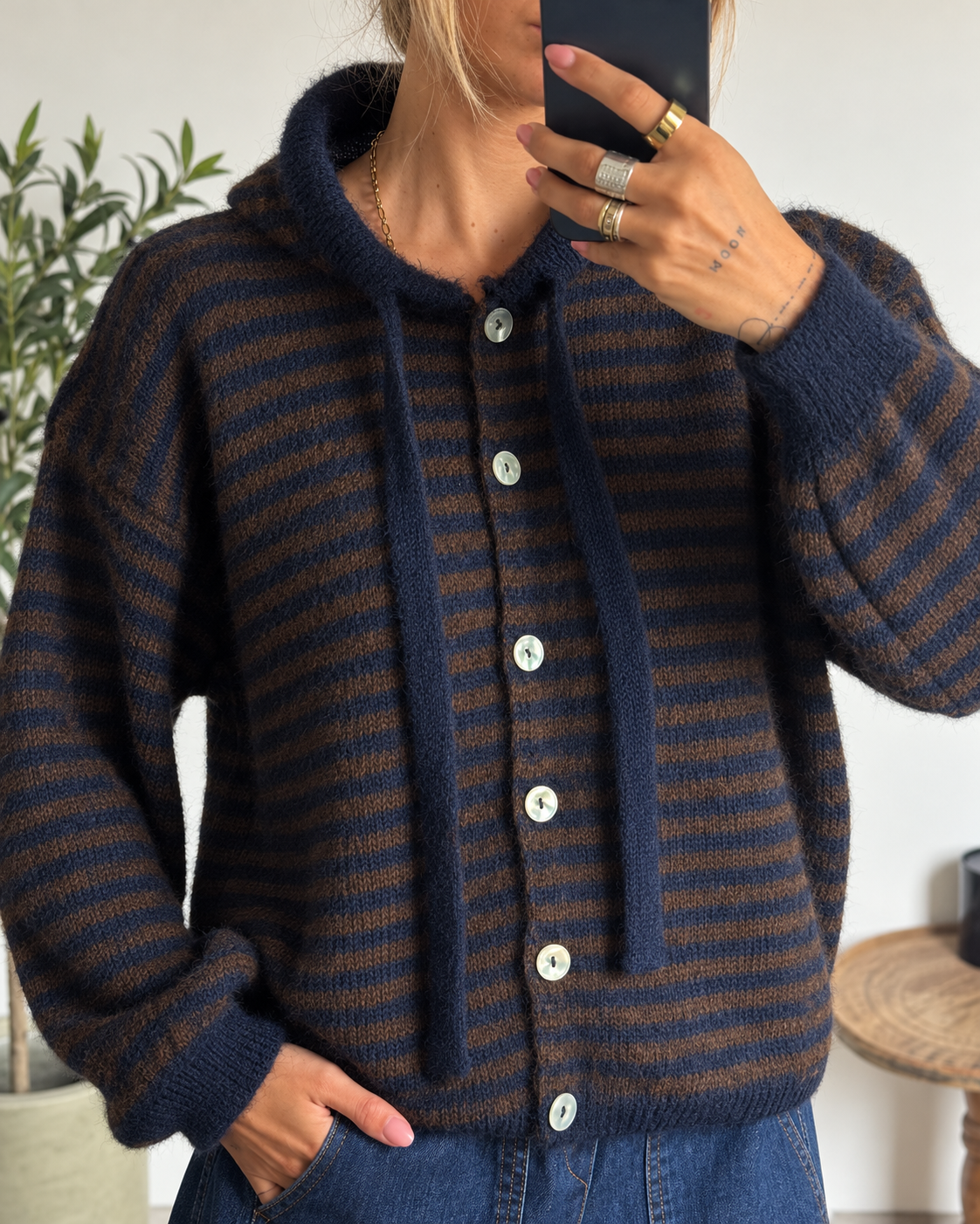 Gilet Capucine à boutons sur le devant et maille duveteuse