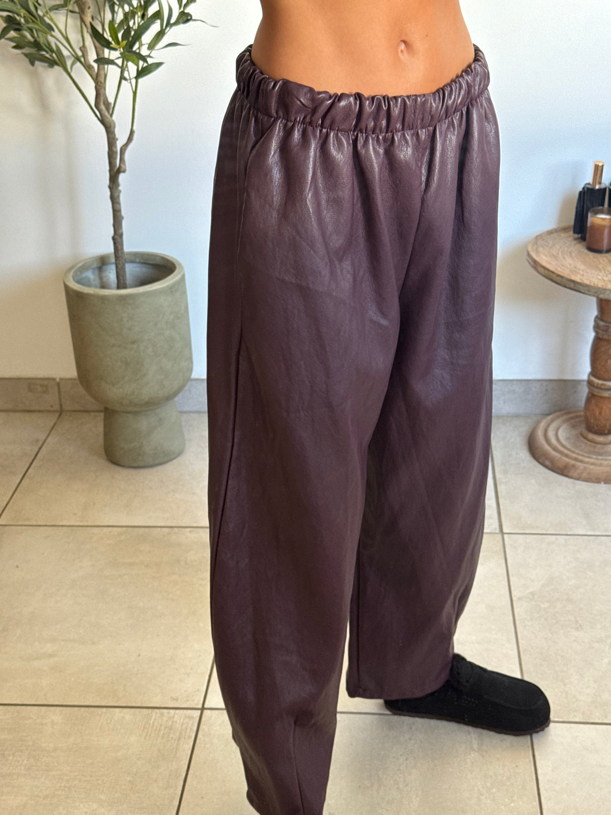Pantalon droit bordeaux simili cuir