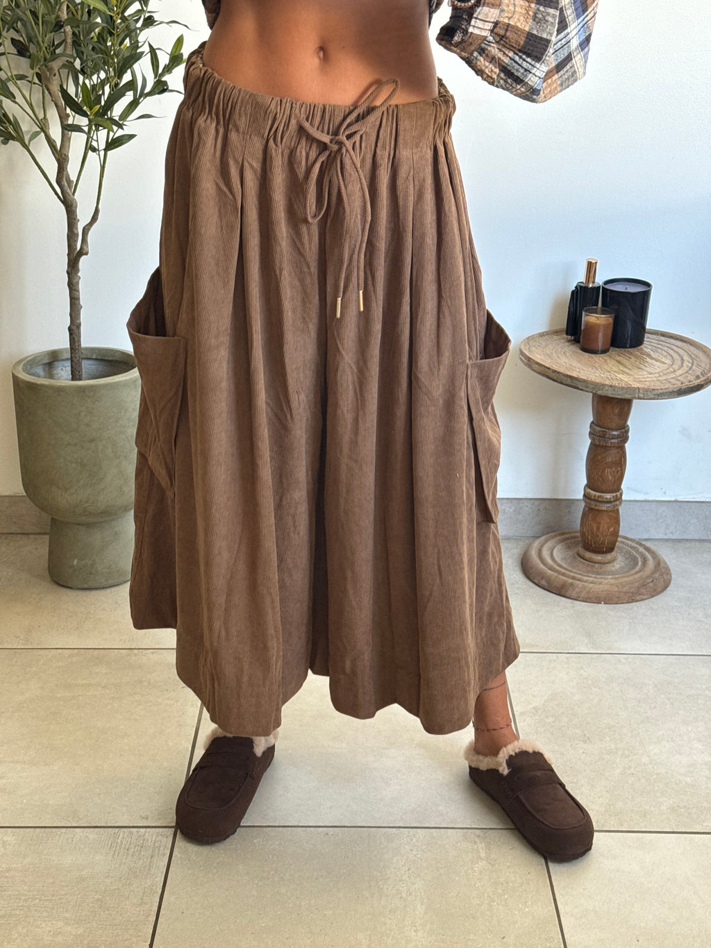 Pantacourt / jupe culotte effet velours clair