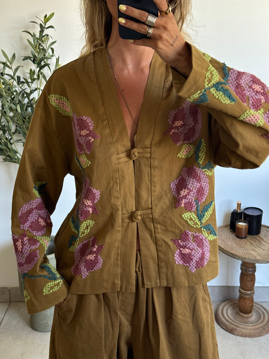Kimono à broderies florales