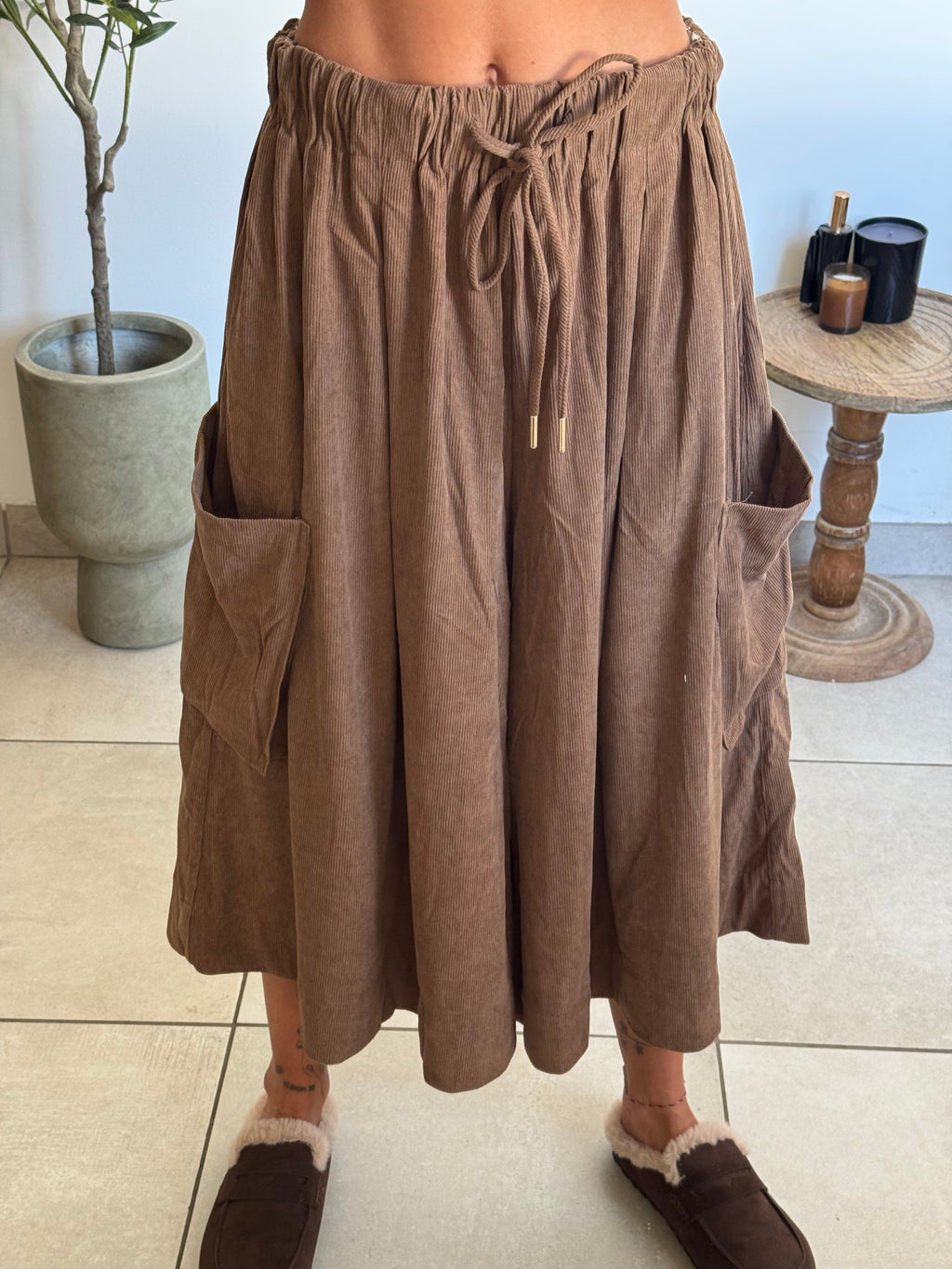 Pantacourt / jupe culotte effet velours clair