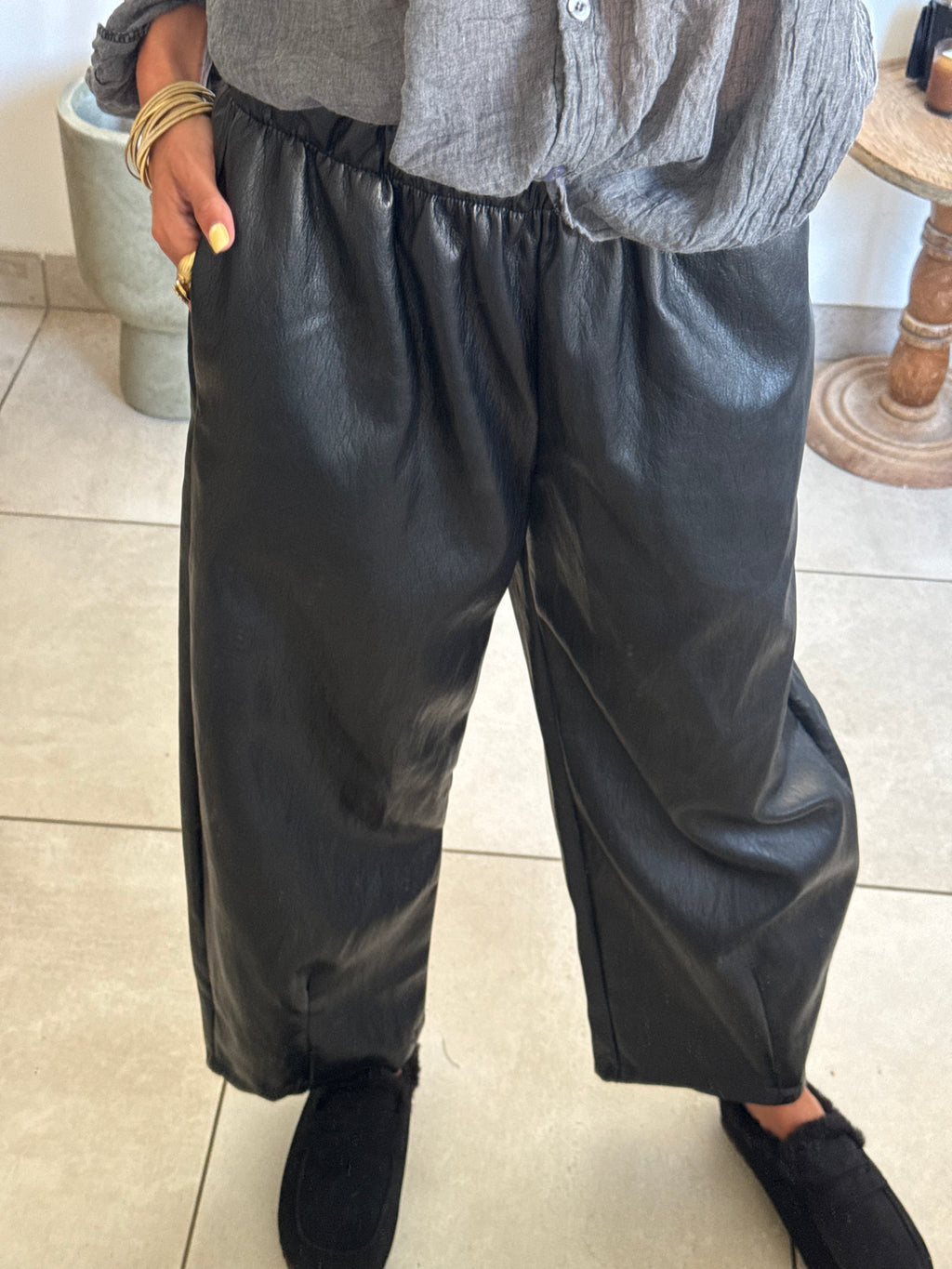 Pantalon droit noir simili cuir
