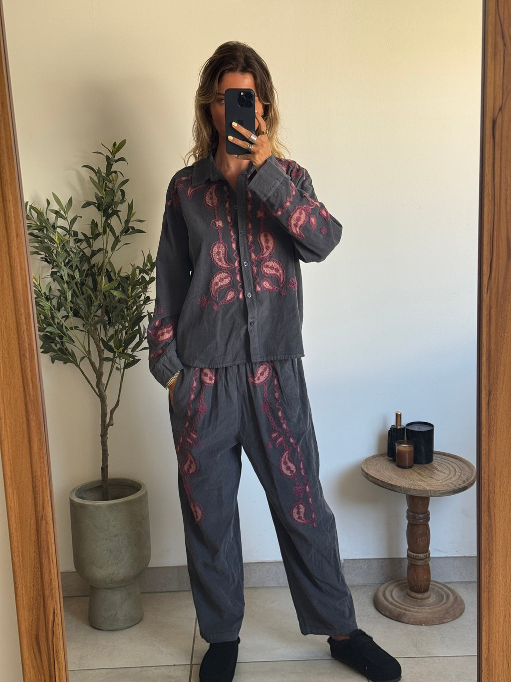 Pantalon gris effet velours