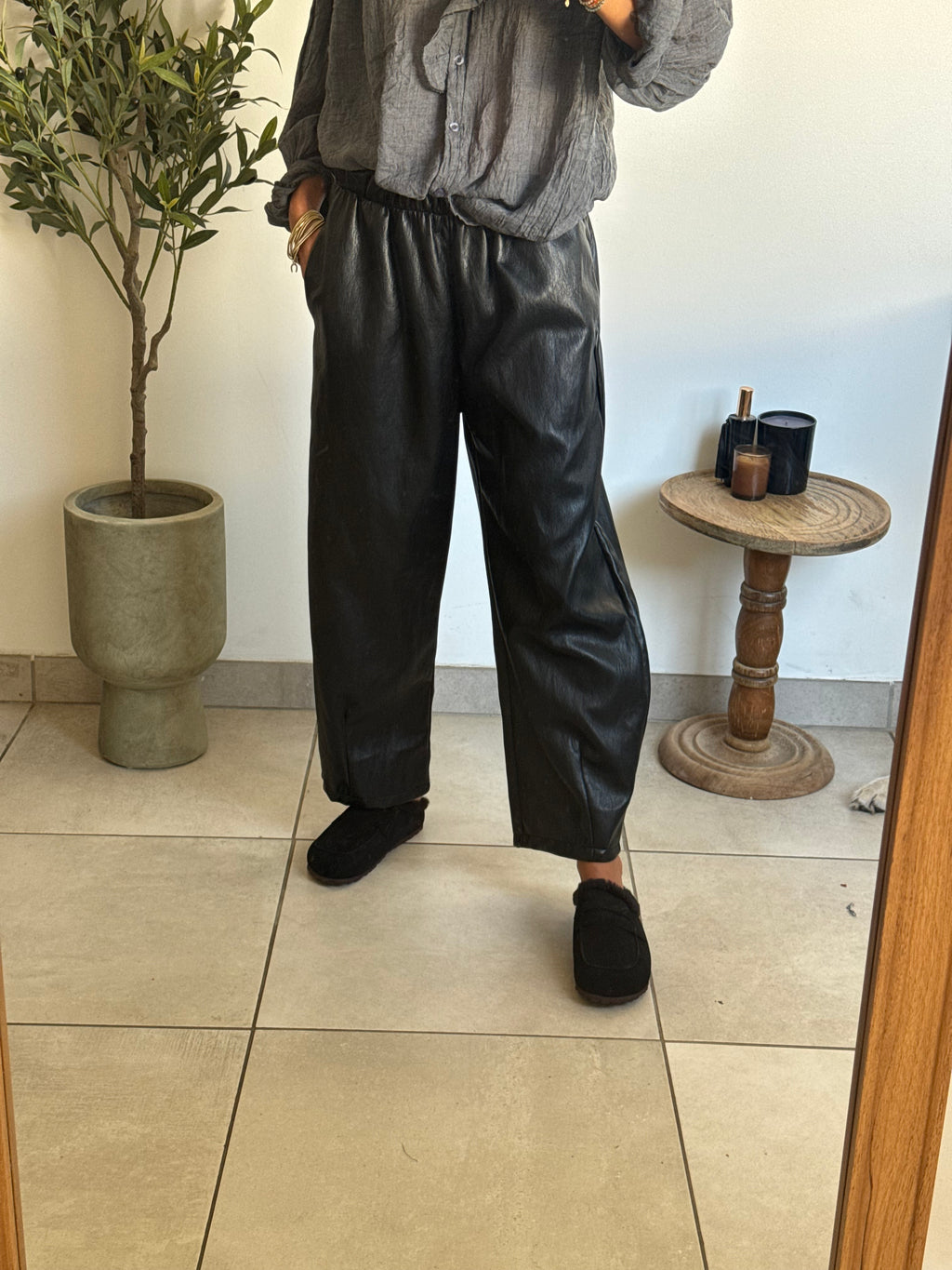 Pantalon droit noir simili cuir