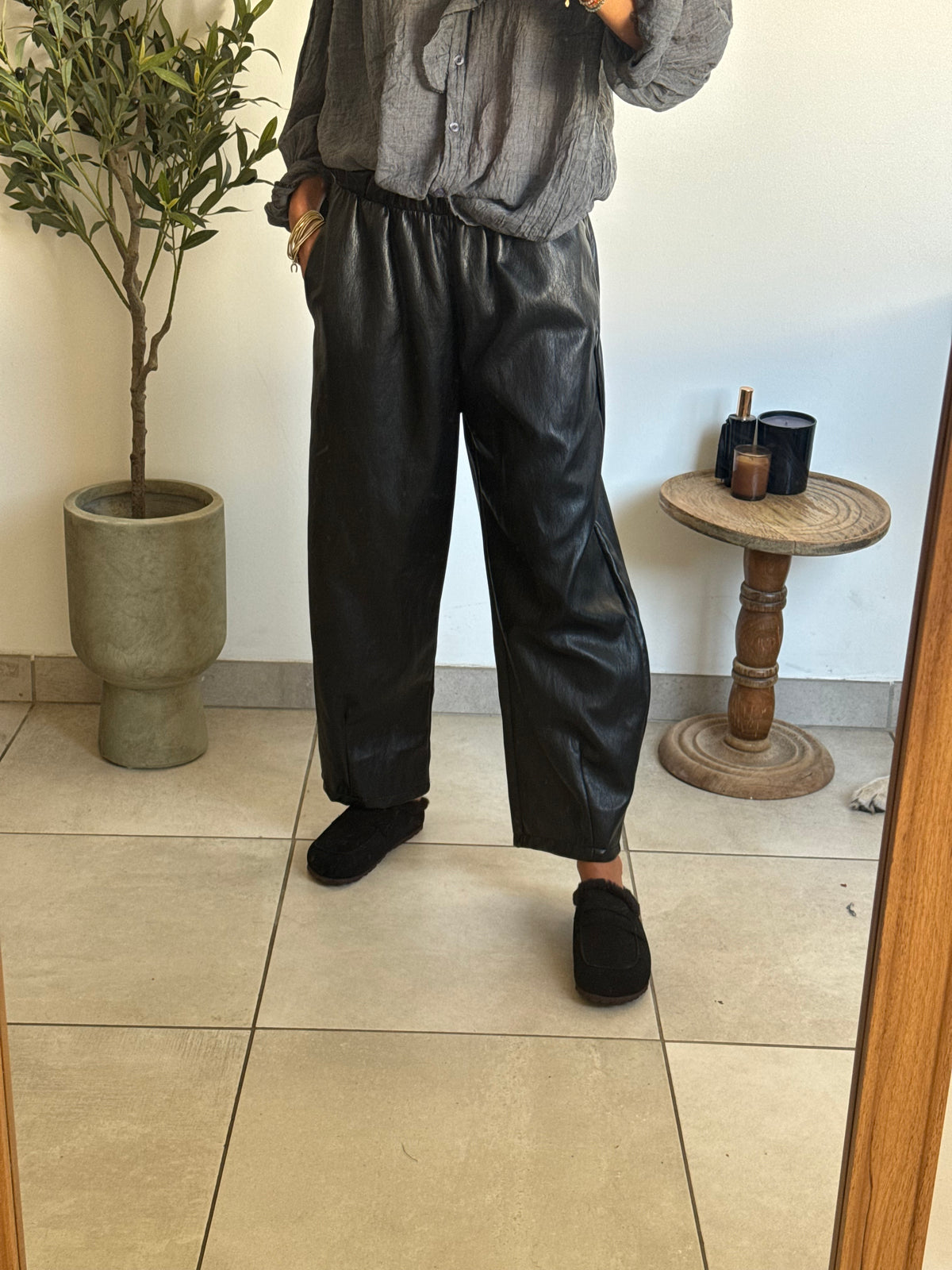 Pantalon droit noir simili cuir