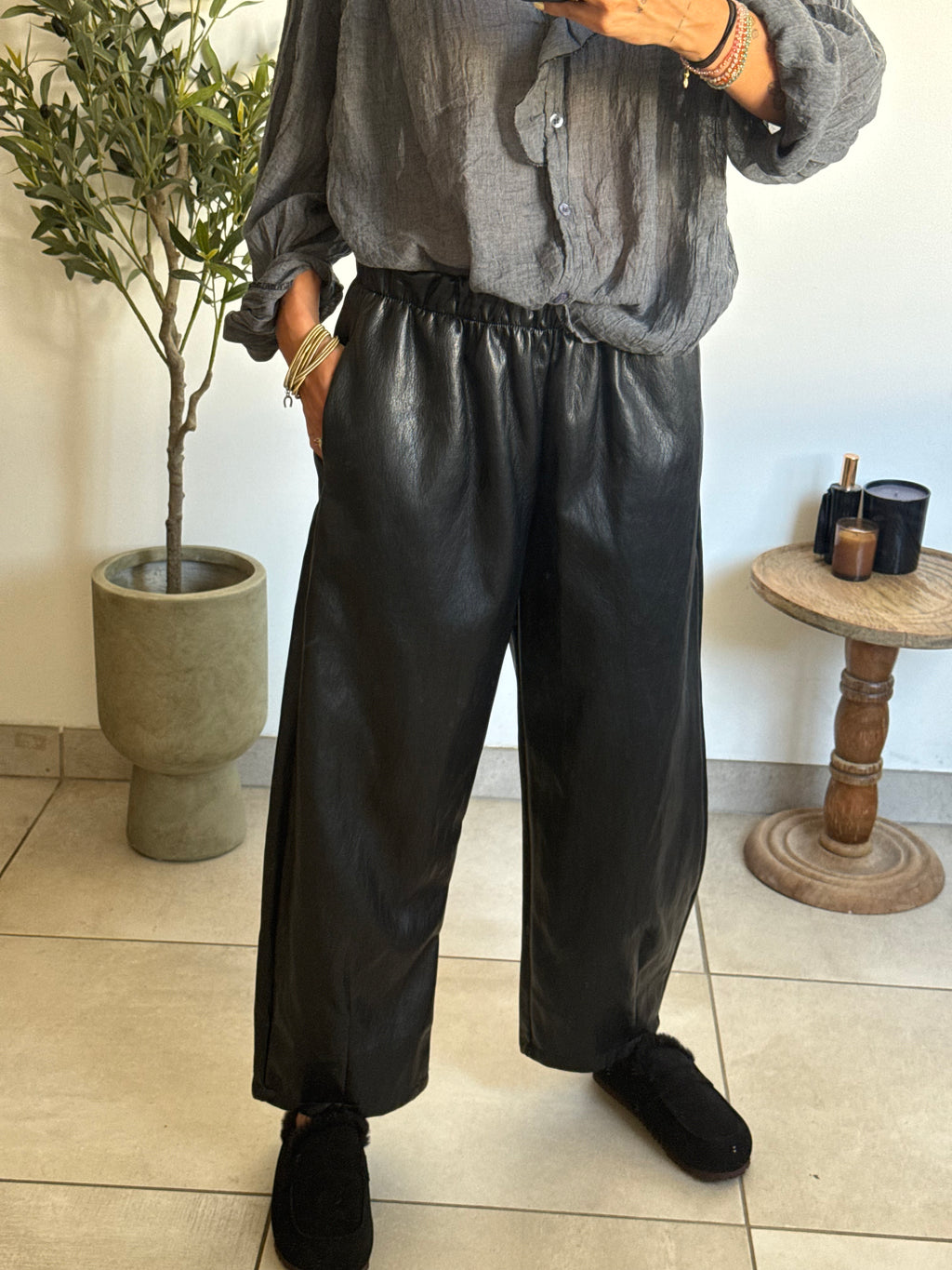 Pantalon droit noir simili cuir