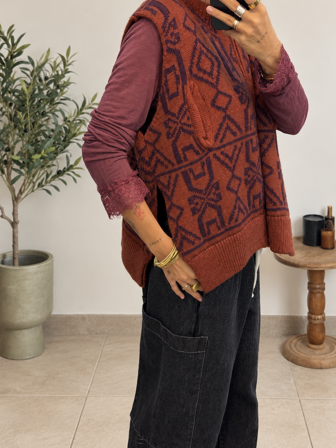 Gilet Orélia terracotta à motifs contrastés et poches devant