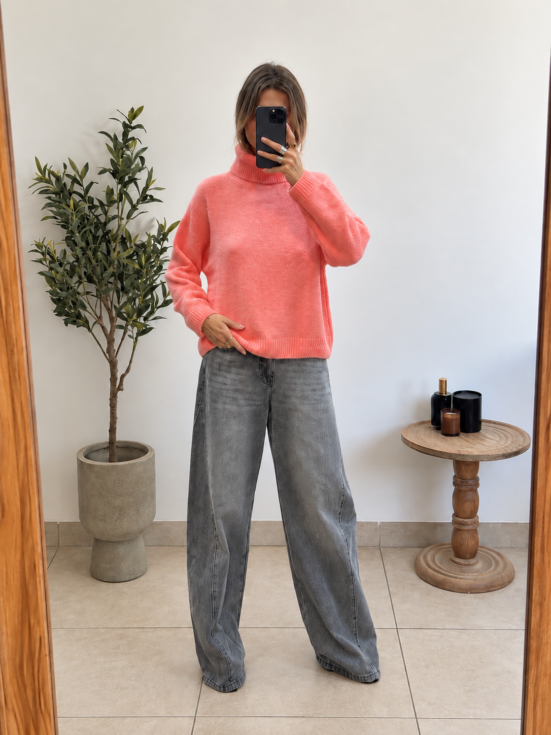 Pull col roulé Olyna corail avec finitions côtelées