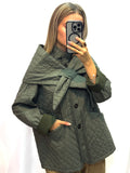 Veste matelassée vert kaki rayée avec écharpe assortie