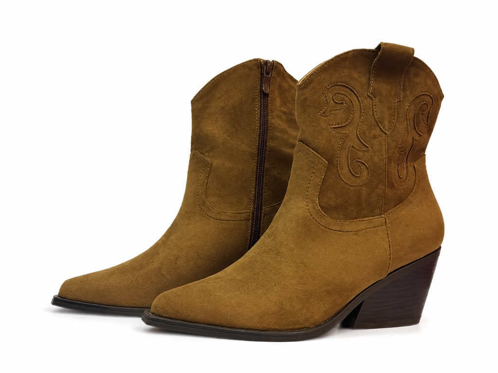 Bottines western camel effet daim à talon – motifs brodés