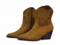 Bottines western camel effet daim à talon – motifs brodés