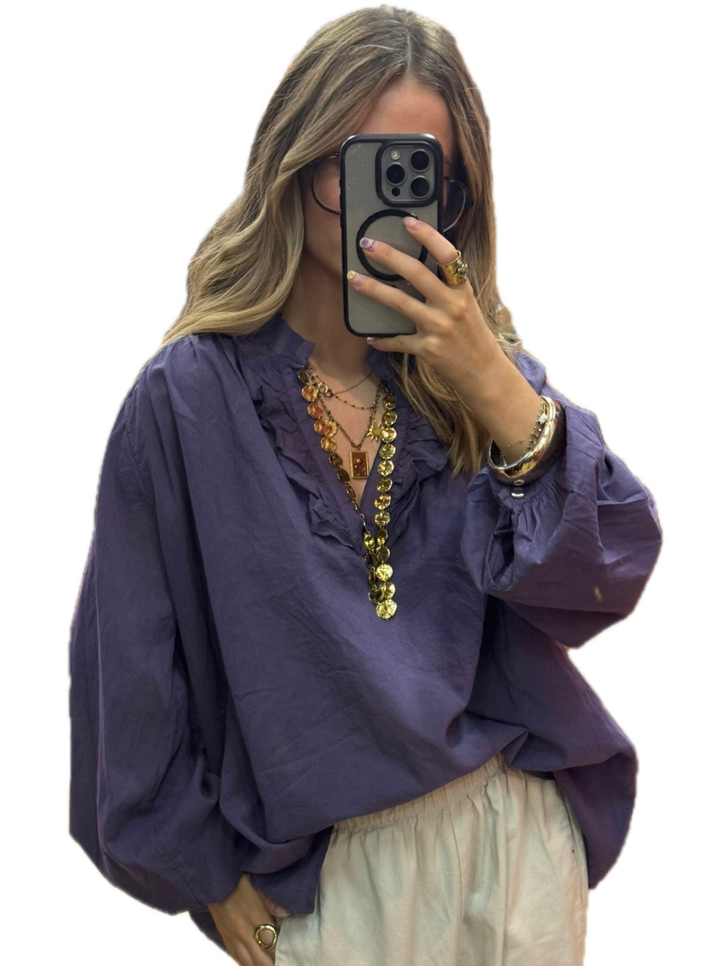 Blouse femme violette à col V volanté et manches bouffantes