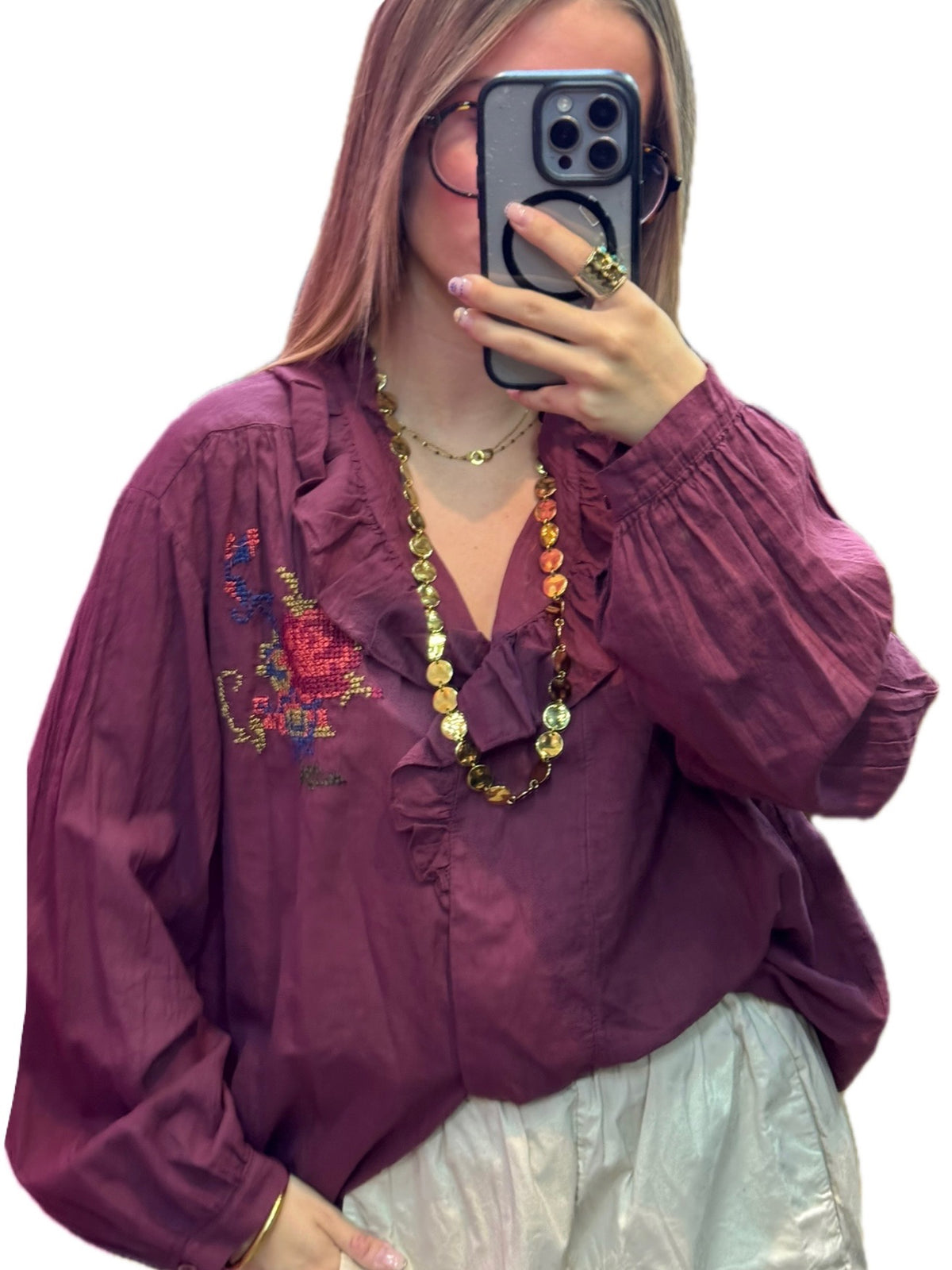 Blouse prune femme à volants et broderies colorées
