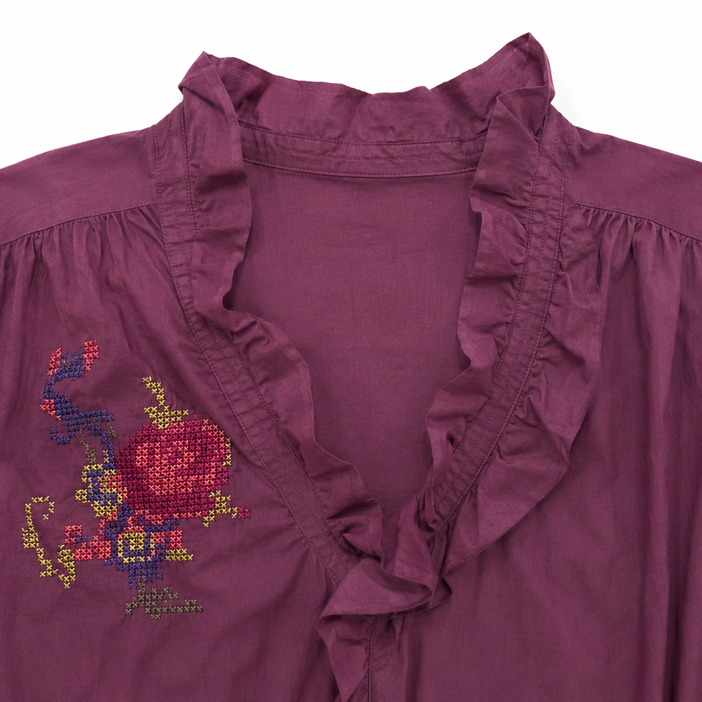 Blouse prune femme à volants et broderies colorées