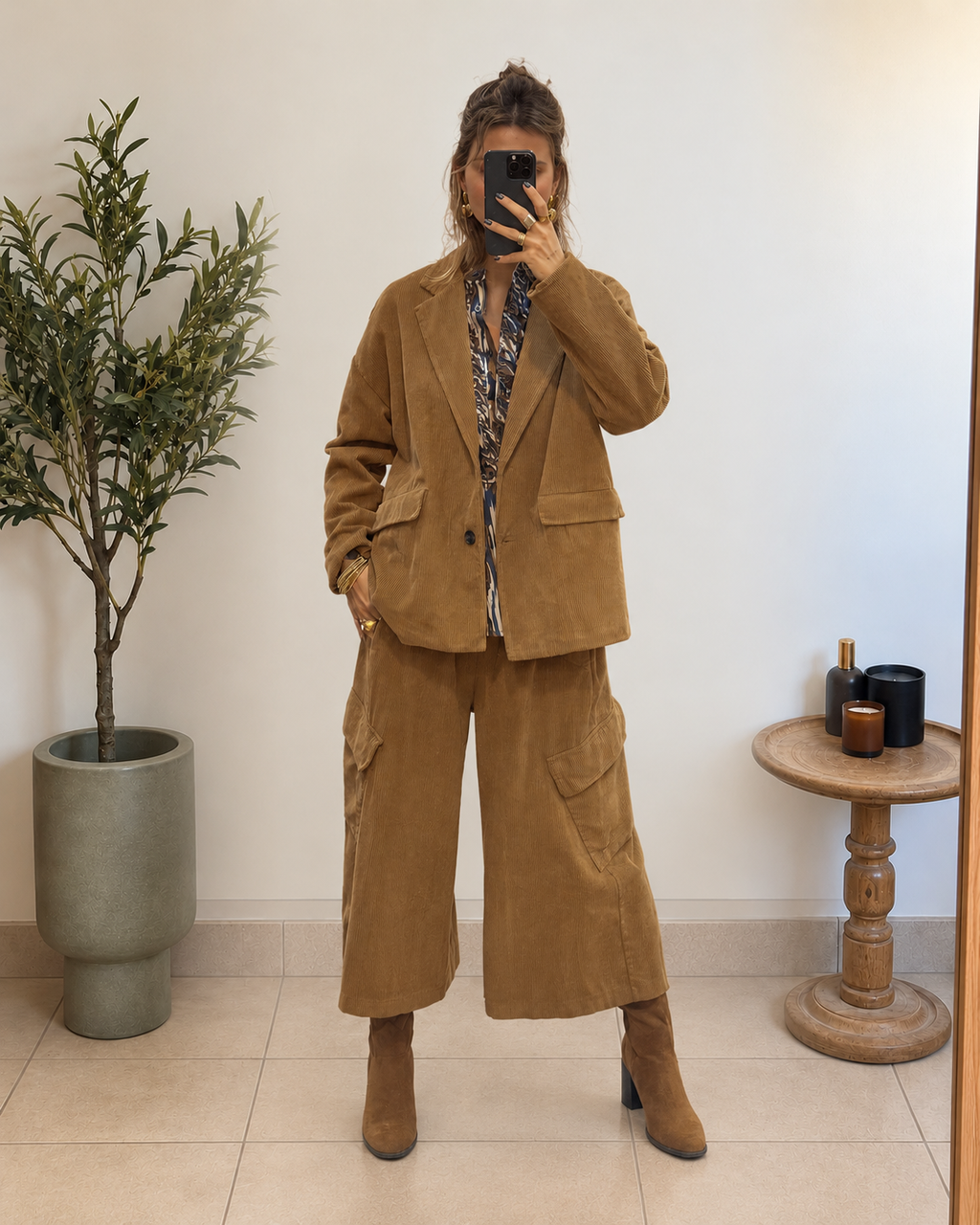 Blazer Elora marron, ensemble avec jupe-culotte assortie en velours côtelé