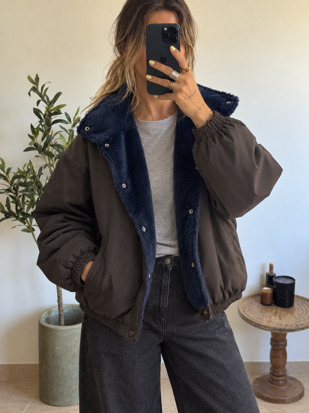 Blouson Alméa marron foncé et bleu marine, col effet fourrure
