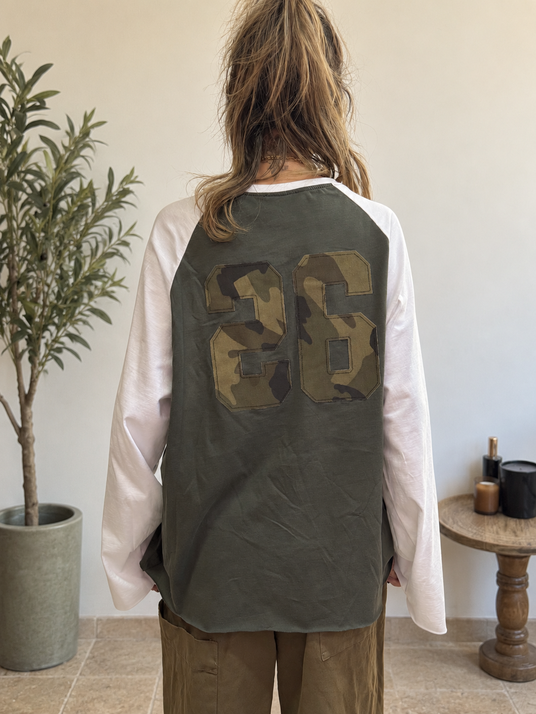 T-shirt Marlow 26 kaki, grand numéro 26 camouflage au dos